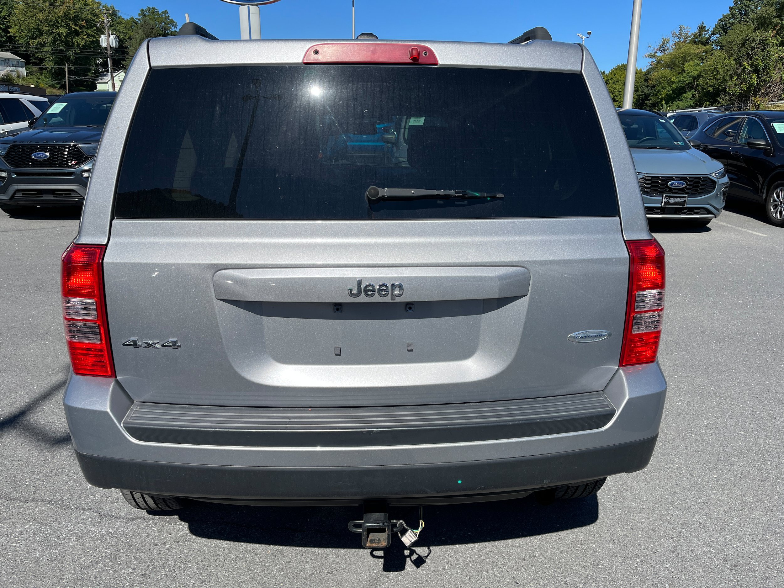 Used 2014 Jeep Patriot Latitude AWD/4WD image 8