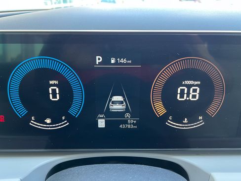 Used 2025 Hyundai Tucson SEL FWD image 16