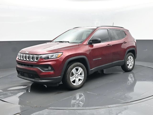 Used 2022 Jeep Compass Latitude AWD/4WD image 2