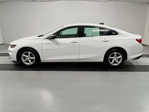 Used 2018 Chevrolet Malibu LS image 7