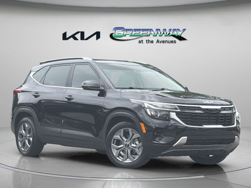 Certified 2024 Kia Seltos S FWD image 1