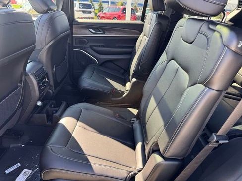 New 2026 Jeep Grand Cherokee L Limited AWD/4WD image 30