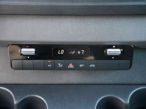 Used 2025 Mercedes-Benz Sprinter 2500 image 20