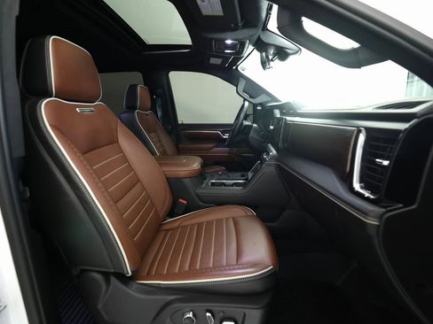 Used 2024 GMC Sierra 2500 Denali Ultimate image 13