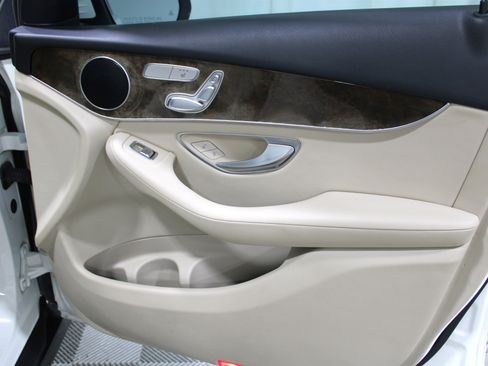 Used 2018 Mercedes-Benz GLC 300 image 25