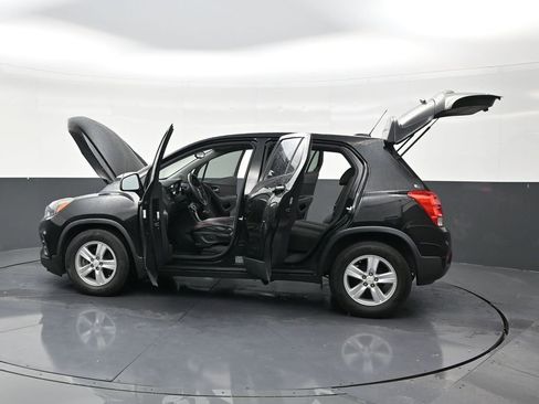 Used 2020 Chevrolet Trax LS FWD image 30