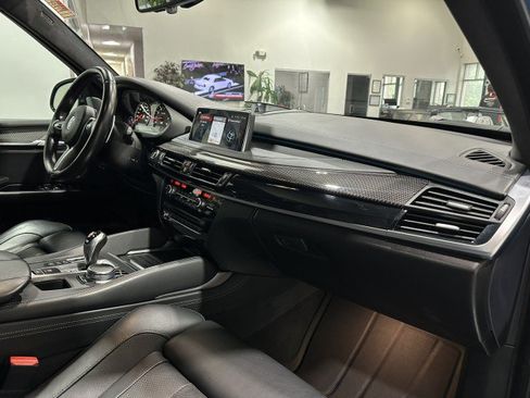 Used 2018 BMW X5 M AWD/4WD image 64
