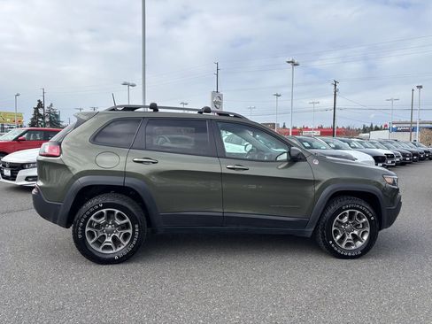 Used 2021 Jeep Cherokee Trailhawk w/ Technology Group AWD/4WD image 8