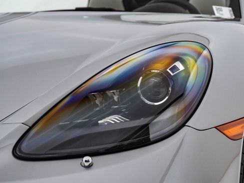 Used 2024 Porsche 718 Boxster RWD image 7