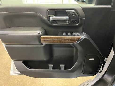 Used 2022 Chevrolet Silverado 2500 High Country w/ Z71 Off-Road Package image 13