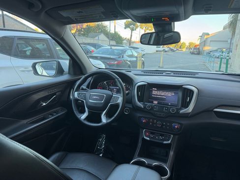 Used 2024 GMC Terrain SLT image 36