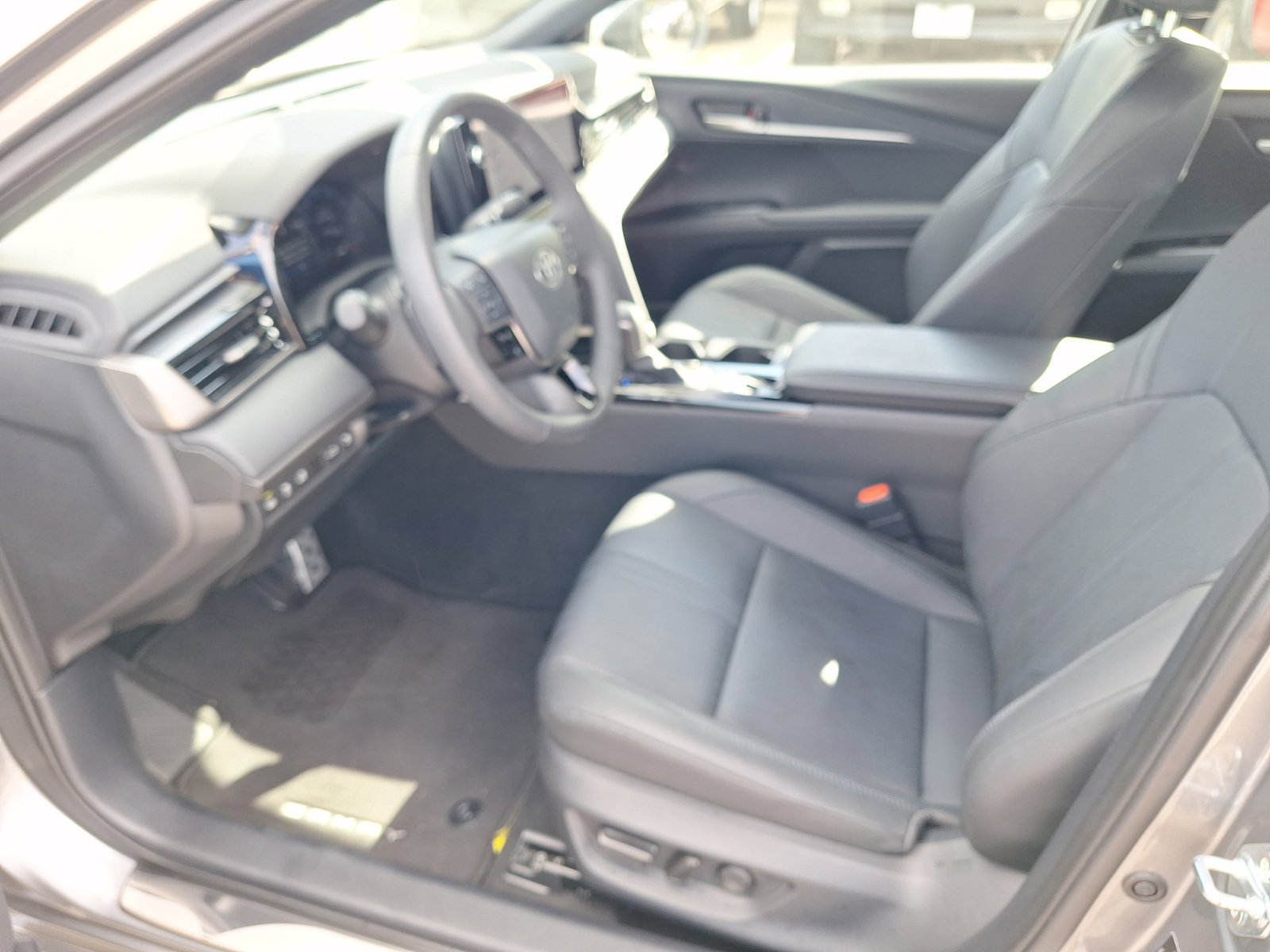 Used 2025 Toyota Camry XSE FWD image 15