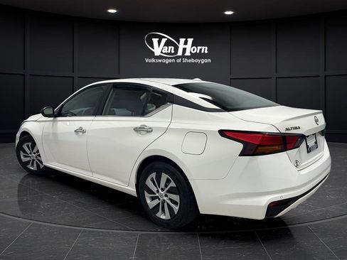Used 2025 Nissan Altima 2.5 S FWD image 5