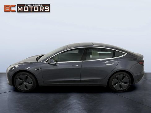 Used 2019 Tesla Model 3 Standard Range Plus RWD image 3
