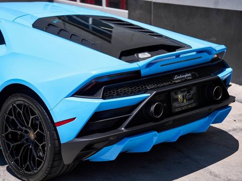 Used 2023 Lamborghini Huracan EVO image 9