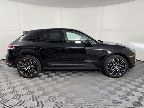 Certified 2026 Porsche Macan AWD/4WD image 8