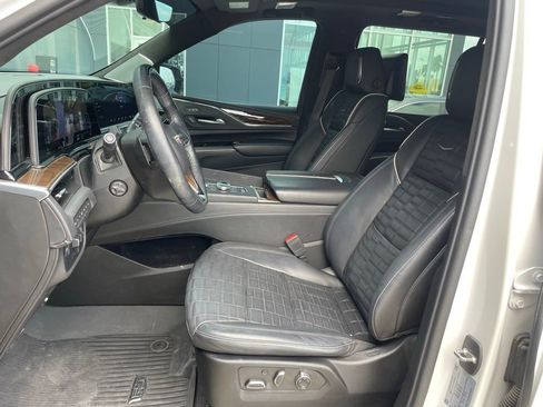 Used 2023 Cadillac Escalade ESV Sport Platinum w/ LPO, Floor Liner Package AWD/4WD image 11