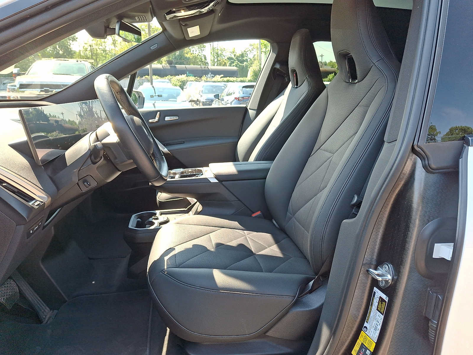 Used 2024 BMW iX xDrive50 w/ Premium Package AWD/4WD image 10