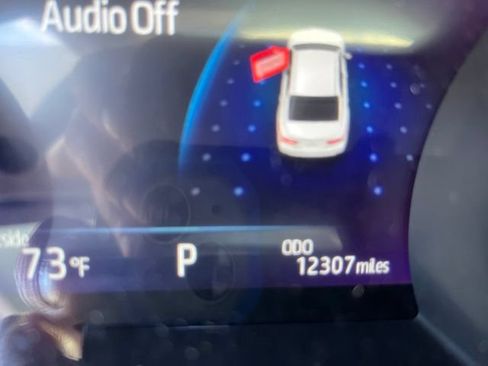 Used 2022 Toyota Camry XLE w/ Navigation Upgrade Package FWD image 7