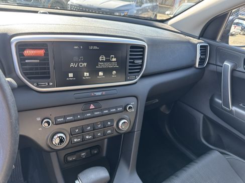 Certified 2022 Kia Sportage LX image 29