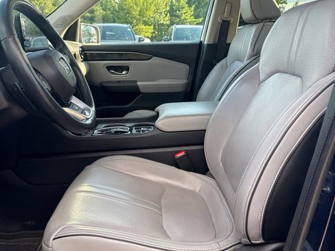 Used 2023 Honda Pilot Elite image 11