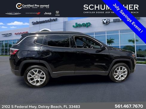 Used 2024 Jeep Compass Latitude AWD/4WD image 8