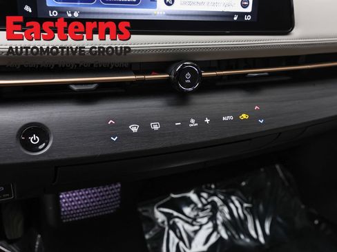 Used 2023 Nissan Ariya FWD image 19