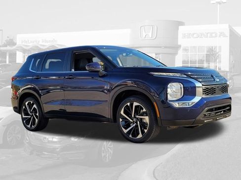 Used 2024 Mitsubishi Outlander SE image 6