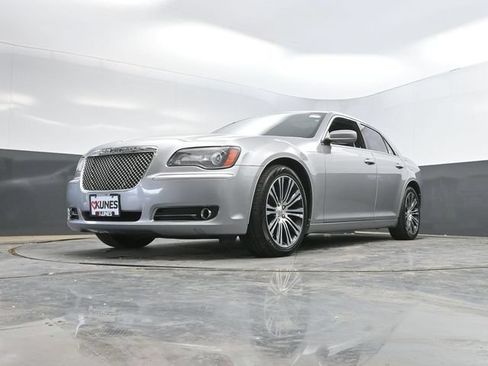 Used 2014 Chrysler 300 S RWD image 49