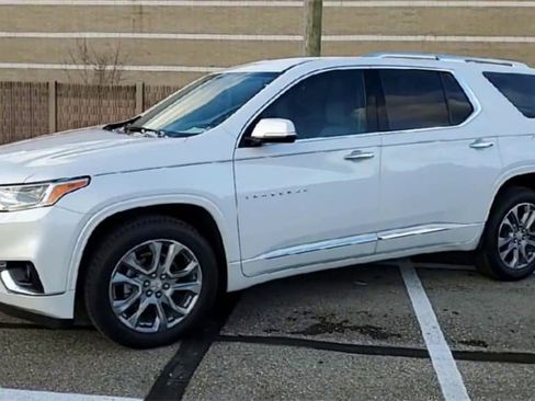 Used 2019 Chevrolet Traverse Premier w/ Driver Confidence II Package image 4