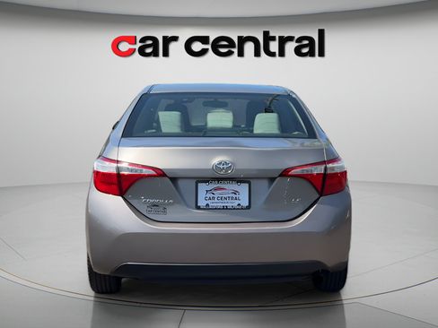Used 2015 Toyota Corolla LE FWD image 4