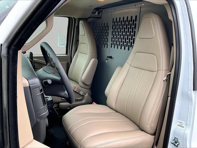 New 2026 Chevrolet Express 2500 RWD image 9