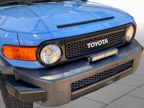 Used 2011 Toyota FJ Cruiser 4WD w/ TRD Sport Pkg image 26