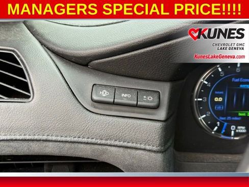 Used 2018 Cadillac Escalade Premium Luxury image 20