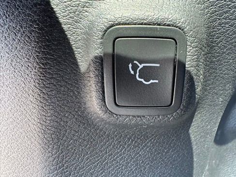 Used 2020 Jeep Cherokee Limited AWD/4WD image 9