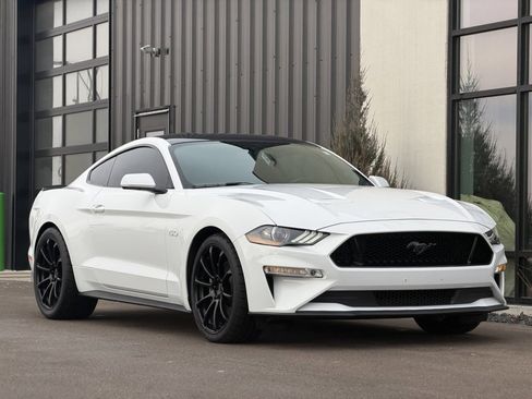 Used 2019 Ford Mustang GT image 4