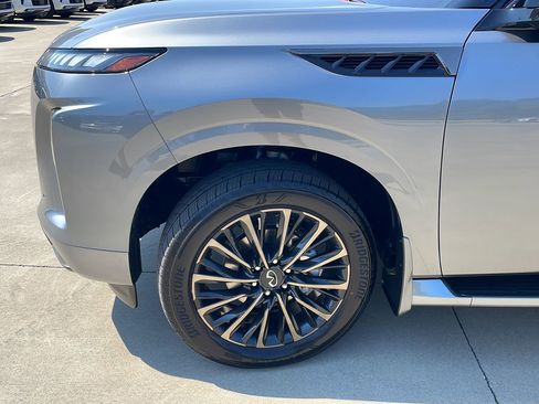 New 2026 INFINITI QX80 Autograph w/ Premium Cargo Package image 9