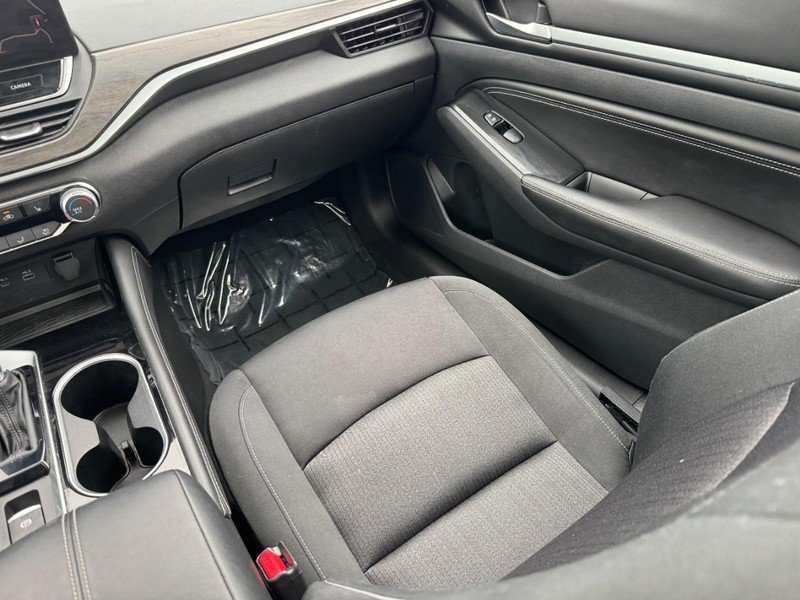 Used 2023 Nissan Altima 2.5 SV w/ SV Premium Package FWD image 15