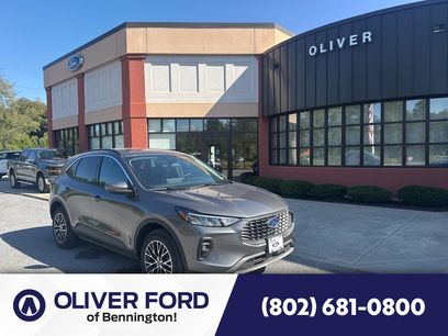 New 2024 Ford Escape SE