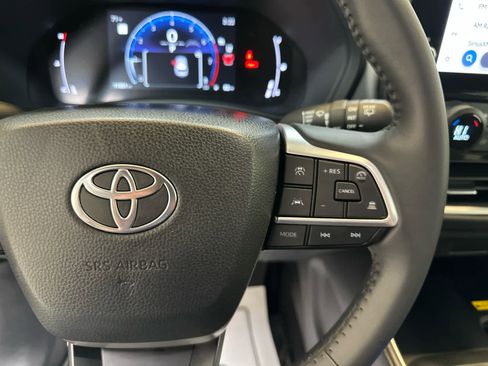 Used 2025 Toyota Grand Highlander FWD image 21