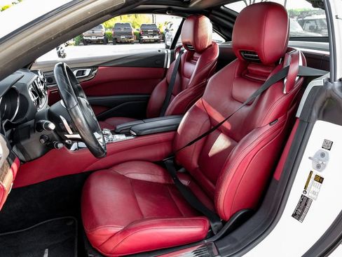 Used 2018 Mercedes-Benz SL 550 image 32