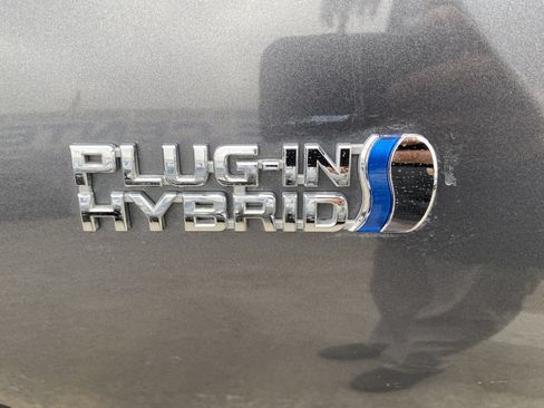 Used 2021 Toyota Prius Prime XLE FWD image 4