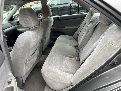 Used 2004 Toyota Camry LE FWD image 13
