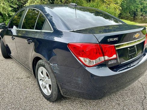 Used 2016 Chevrolet Cruze LT FWD image 4