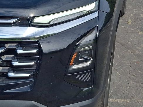 Used 2025 Chevrolet Equinox LT AWD/4WD image 9