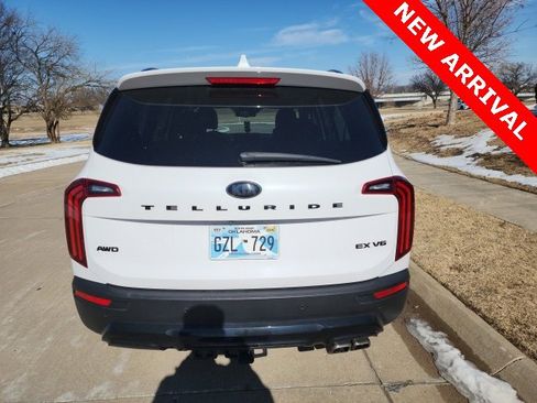 Used 2021 Kia Telluride EX w/ EX Premium Package image 4