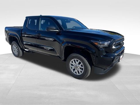Used 2025 Toyota Tacoma SR image 7