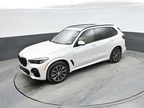 Used 2022 BMW X5 xDrive45e w/ M Sport Package AWD/4WD image 38