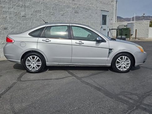 Used 2009 Ford Focus SEL FWD image 2