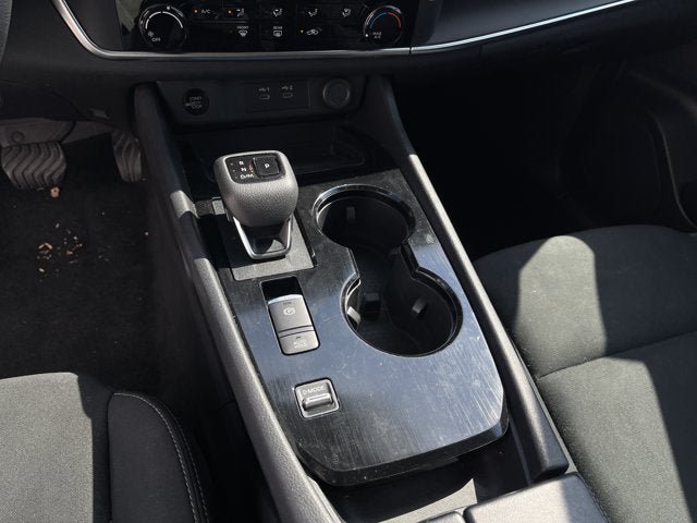 Used 2024 Nissan Rogue S FWD image 16